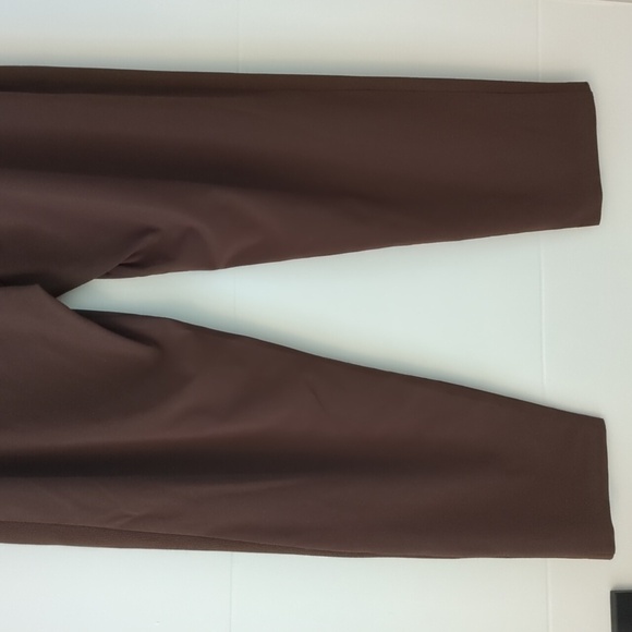 Athleta Brooklyn Ankle Length Stretchy Featherlike Brown Athleasure Travel Pants - Picture 7 of 9